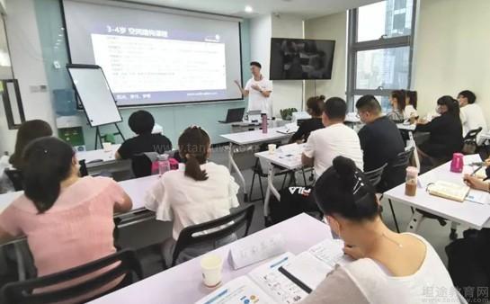 北京瓦力工廠 構(gòu)建未來，以科技之光點(diǎn)亮青少年創(chuàng)新教育